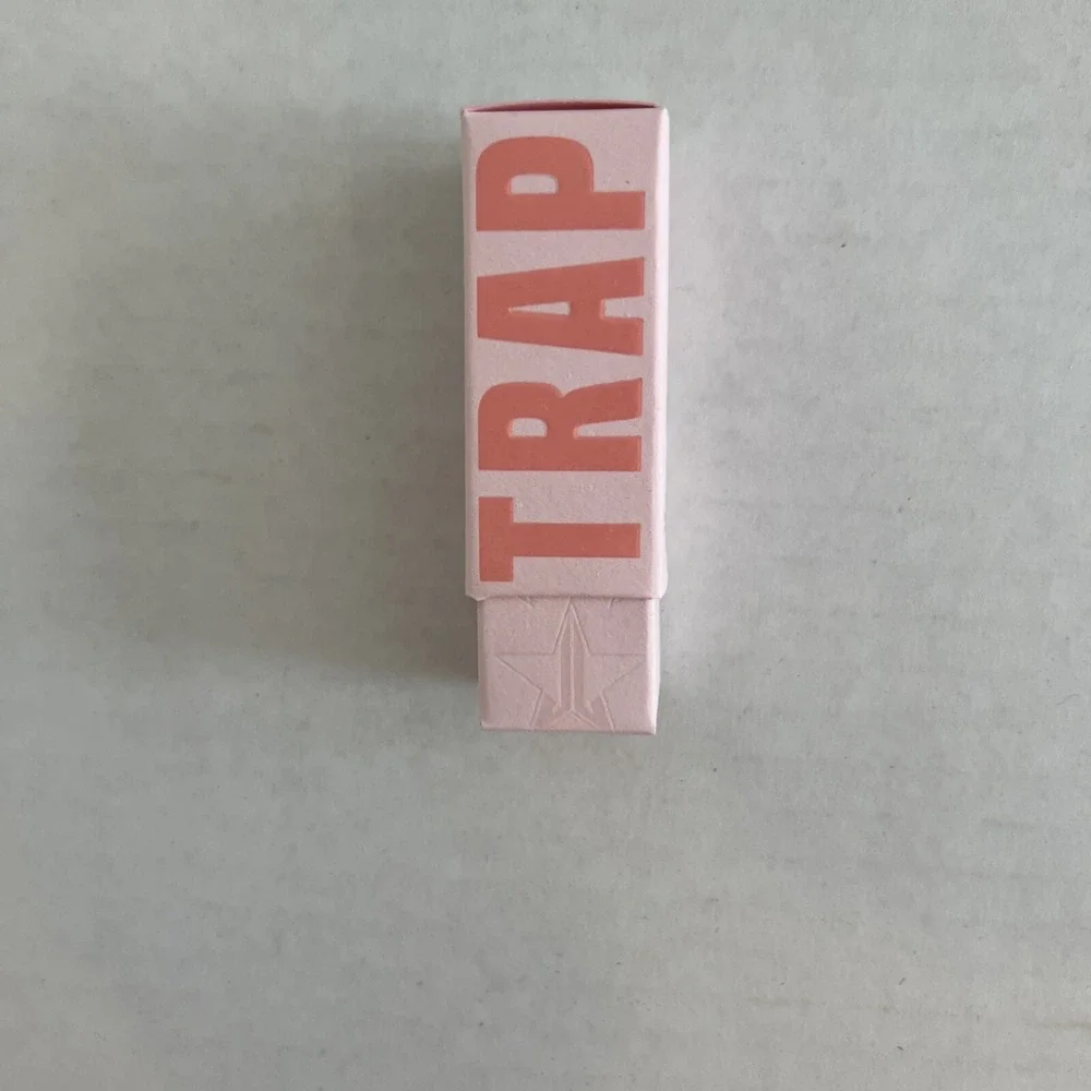 NEW Jeffree‎ Star Velvet Trap Lipstick
